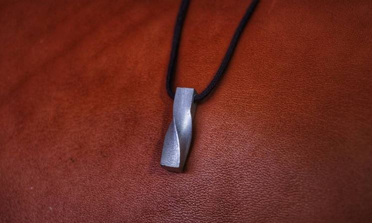 pendant_handcrafted_male2.JPG